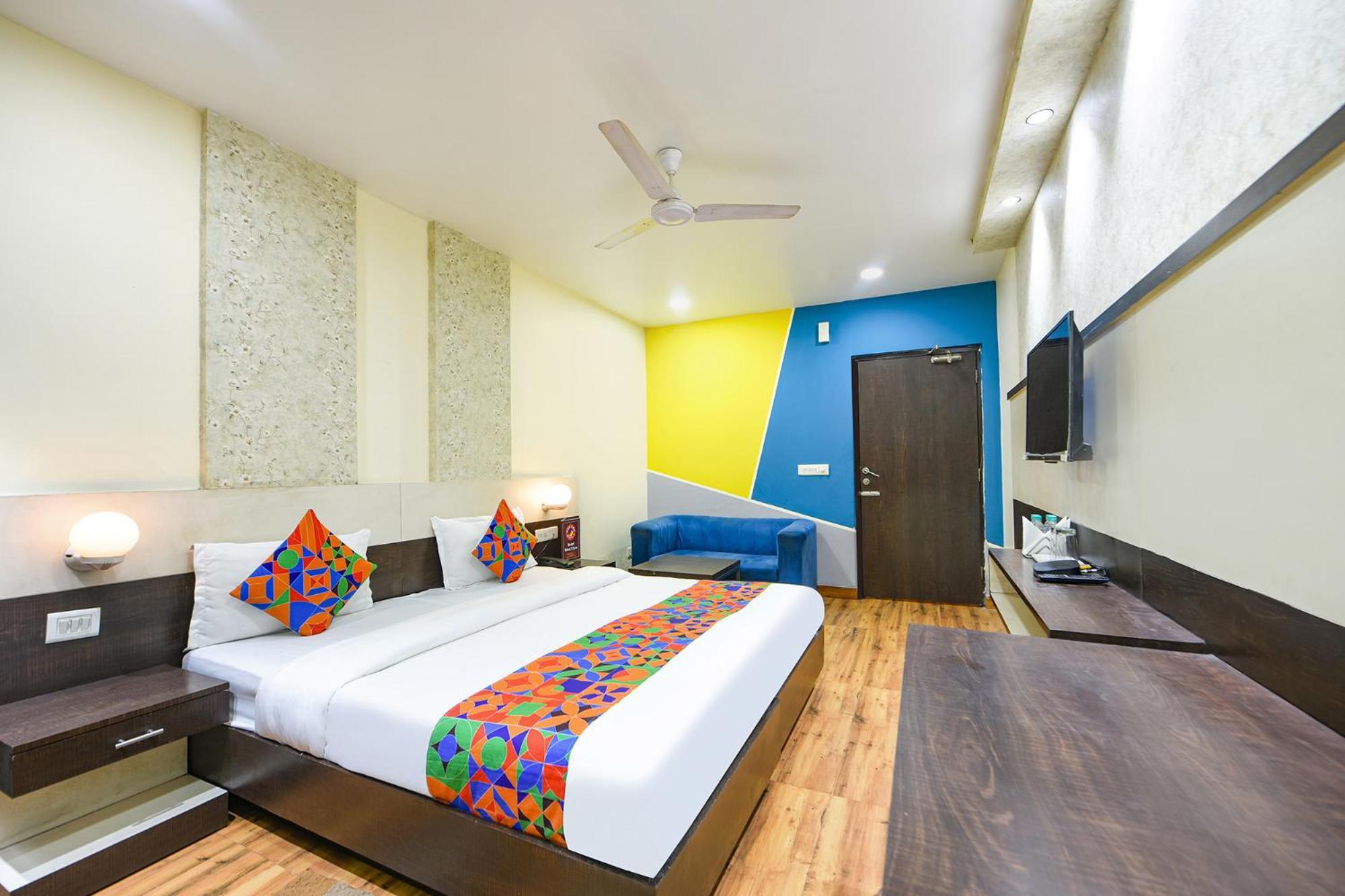 โอโย 10887 โฮเต็ล เวสต์ วิว Hotel กาเซียบัด ภายนอก รูปภาพ