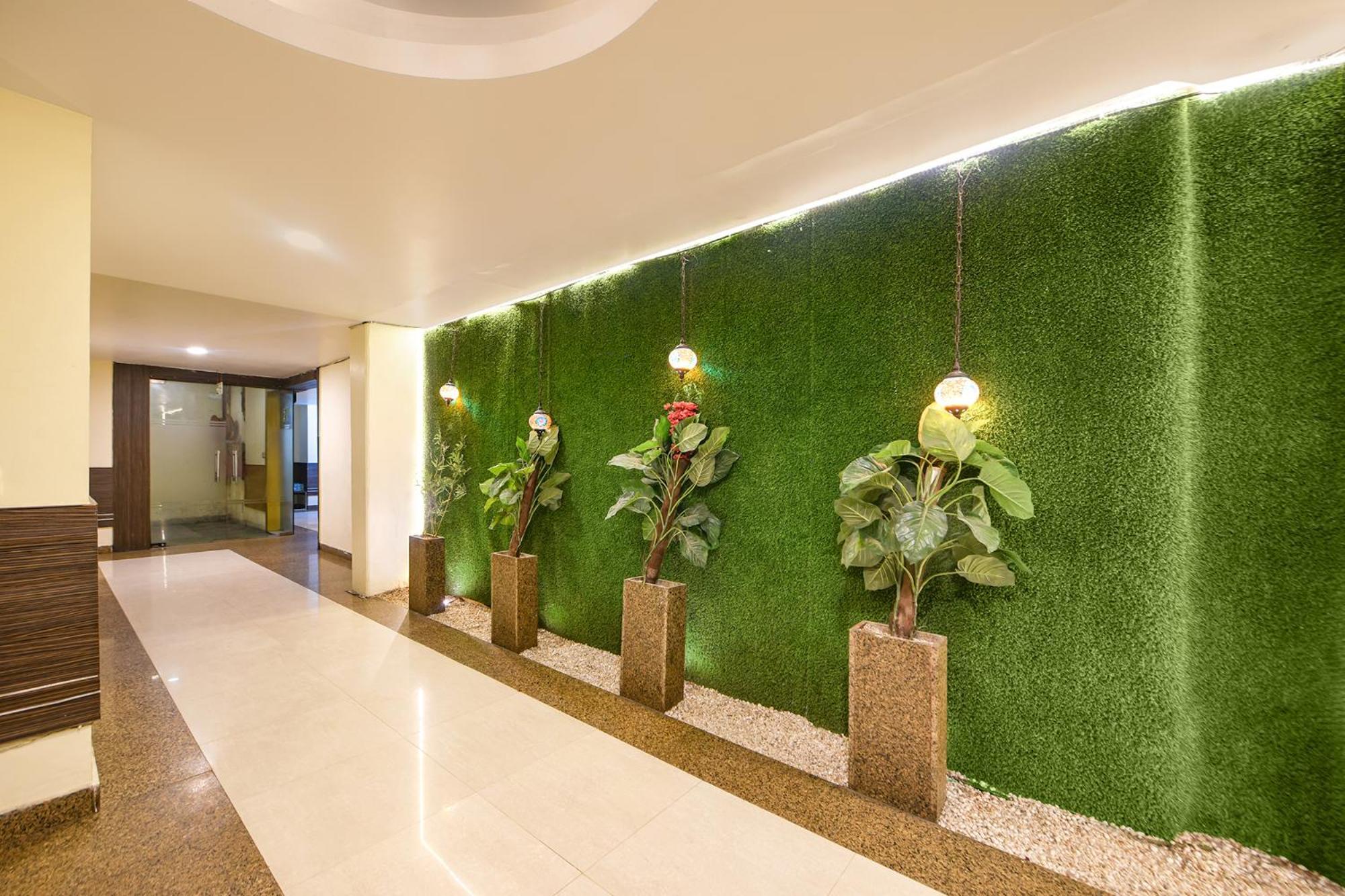 โอโย 10887 โฮเต็ล เวสต์ วิว Hotel กาเซียบัด ภายนอก รูปภาพ