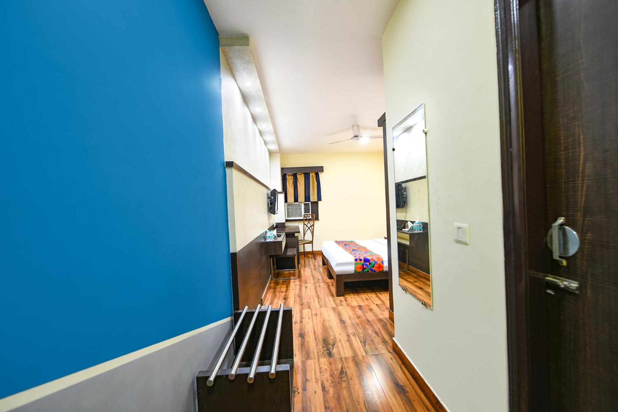 โอโย 10887 โฮเต็ล เวสต์ วิว Hotel กาเซียบัด ภายนอก รูปภาพ