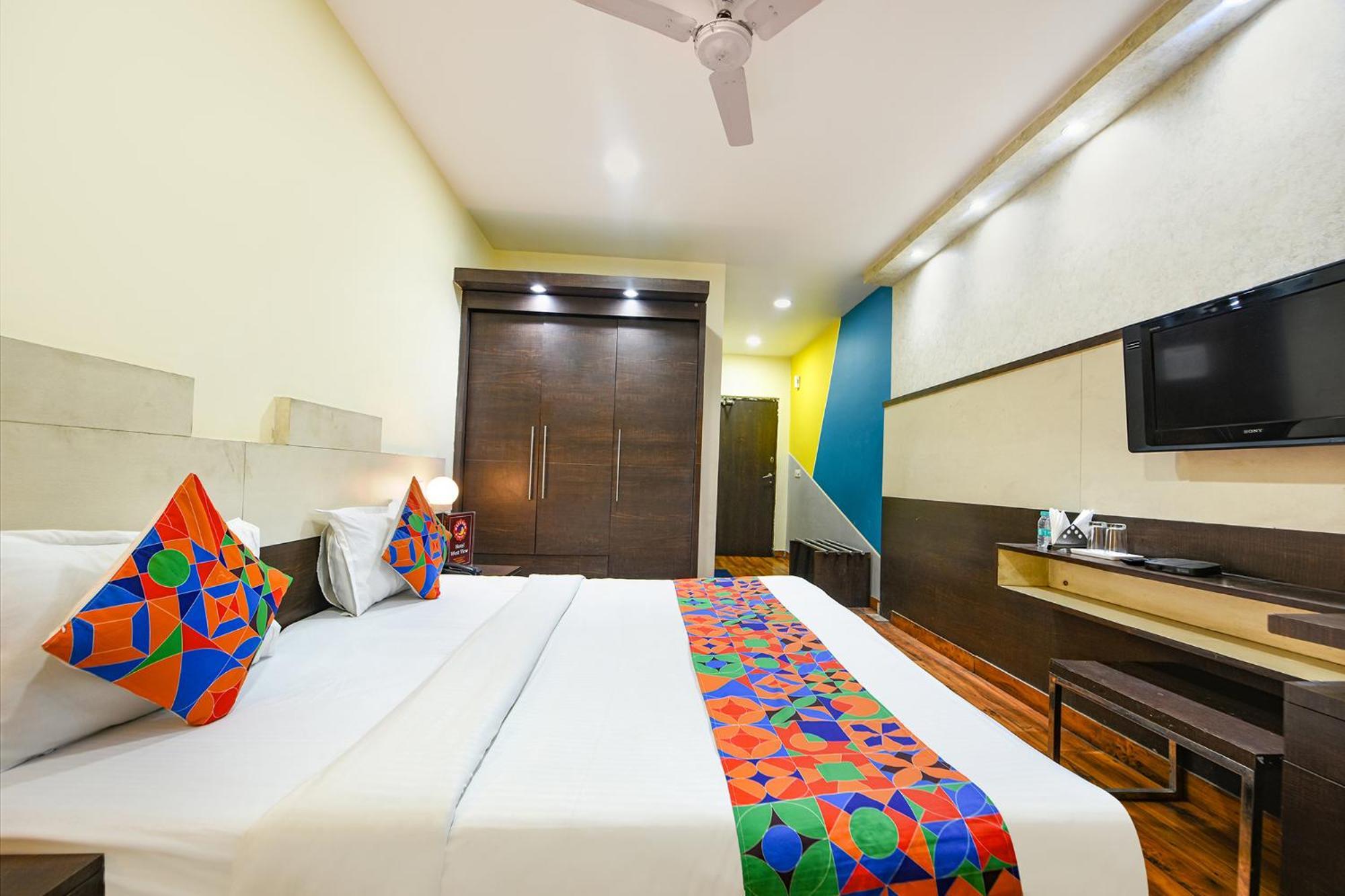 โอโย 10887 โฮเต็ล เวสต์ วิว Hotel กาเซียบัด ภายนอก รูปภาพ