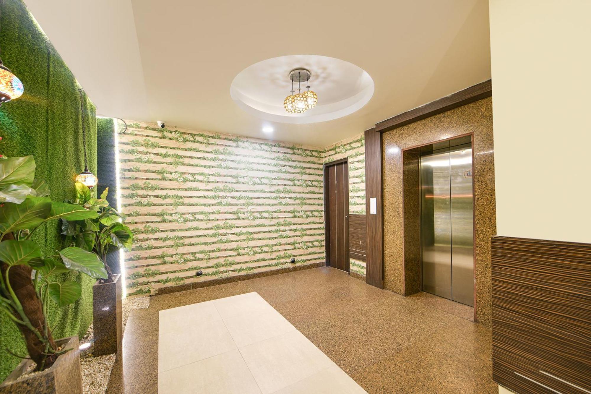 โอโย 10887 โฮเต็ล เวสต์ วิว Hotel กาเซียบัด ภายนอก รูปภาพ