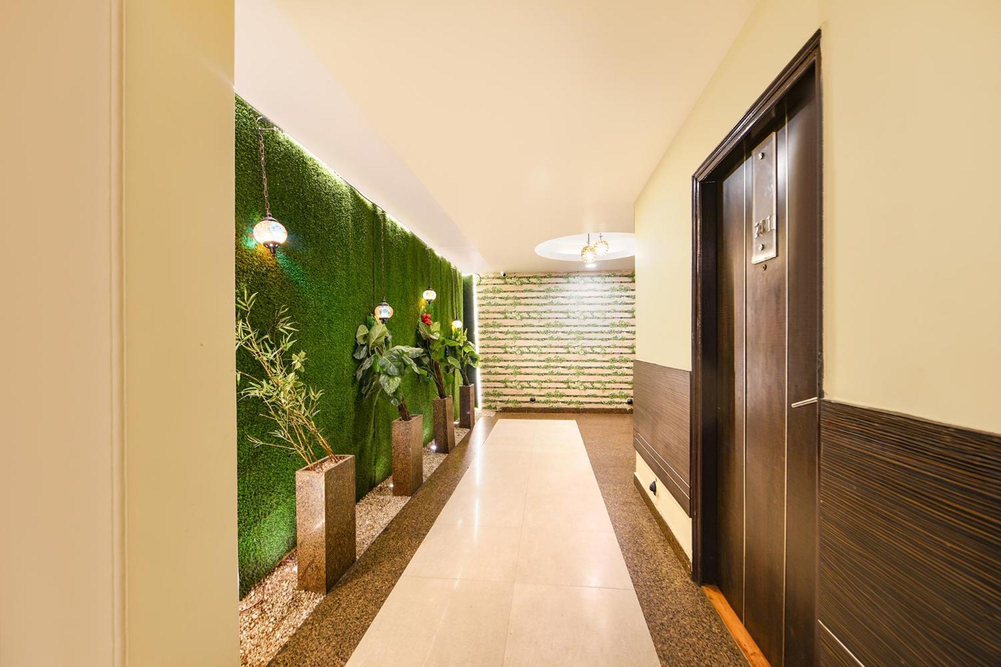 โอโย 10887 โฮเต็ล เวสต์ วิว Hotel กาเซียบัด ภายนอก รูปภาพ